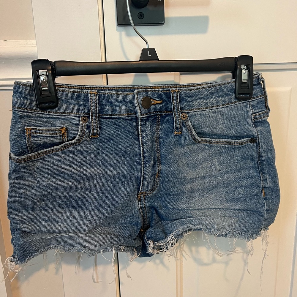 Universal thread shorts